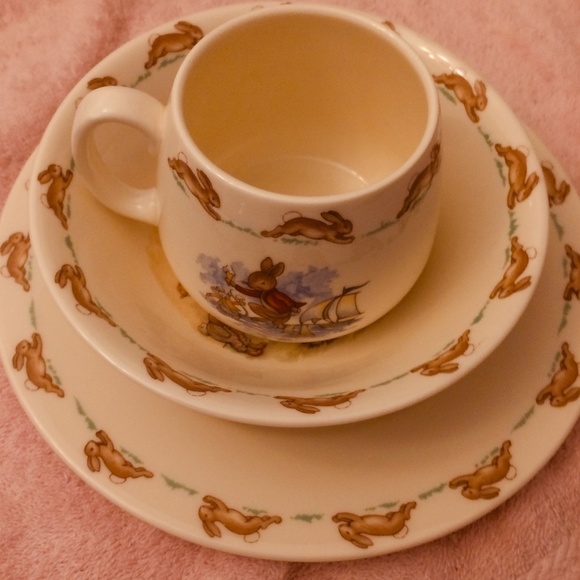 FIRM: NEW Vintage, BUNNYKINS, children's serving set never used - Picture 1 of 10
